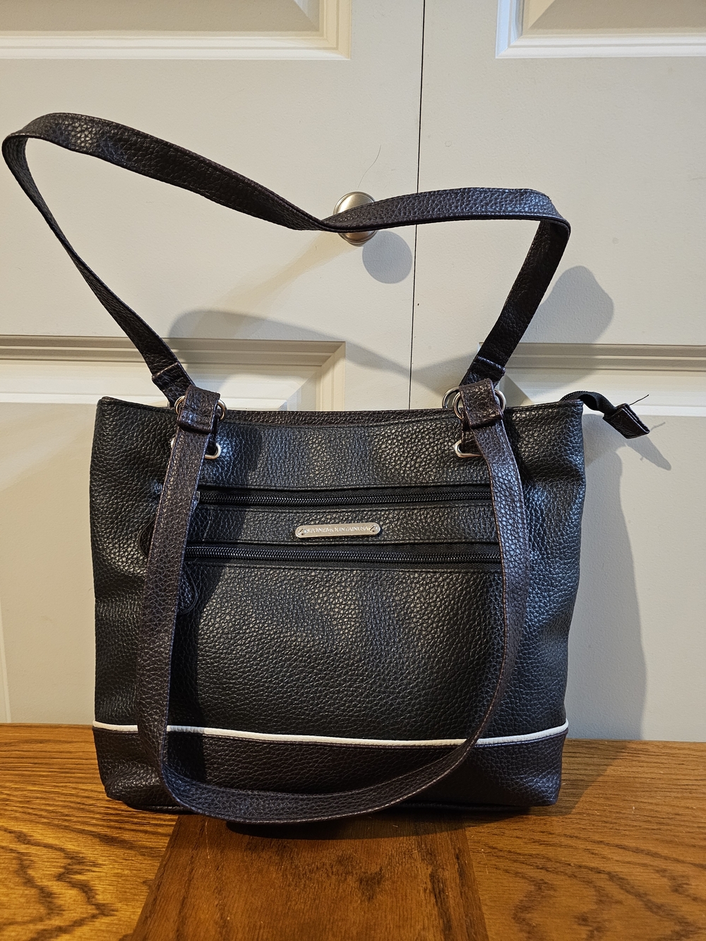 Stone Mountain Black Women's Shoulder Bag